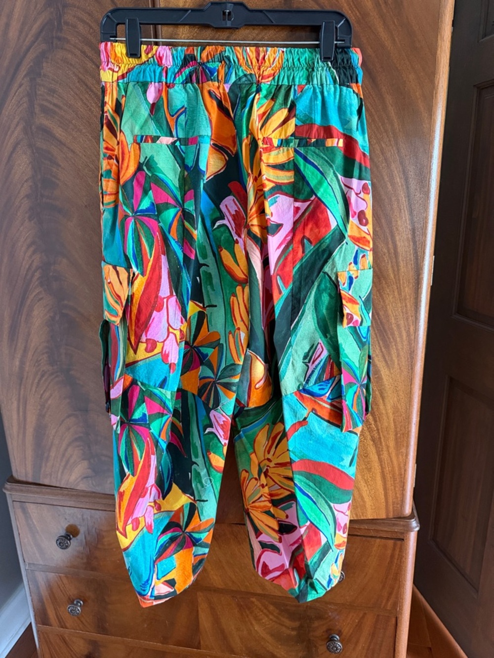 FARM Rio Colorful Tropical Print Balloon Pants with Drawstring and Cargo Pockets - Picture 2 of 4
